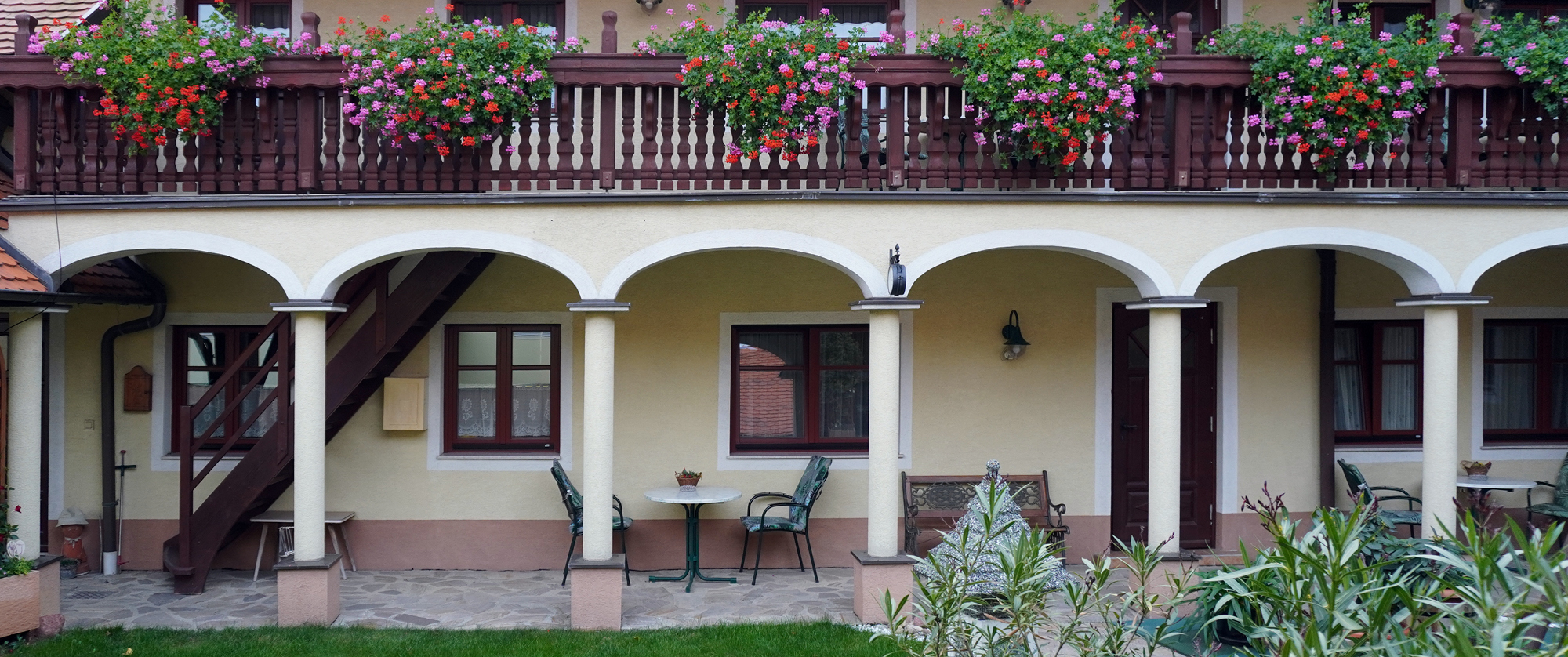 Arkadenhof_Schneider_Eichenbrunn_Bild_2